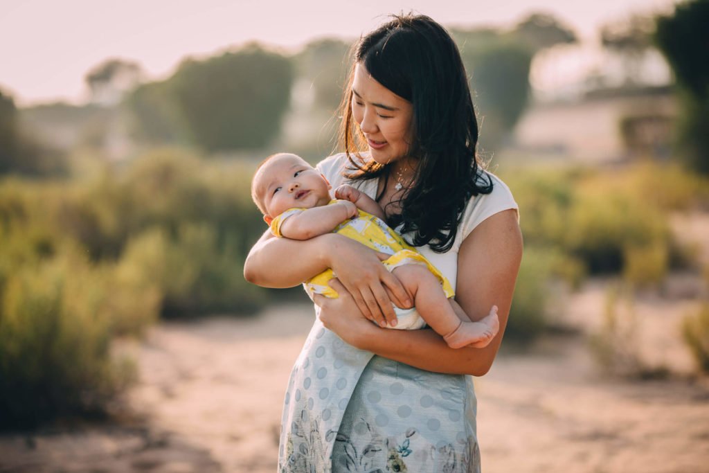 Photography session in Dubai of a gorgeous Chinese mum and her baby girl