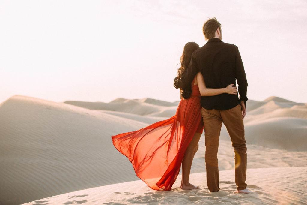 Couple photoshoot Dubai desert